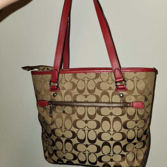 Coach Gallery Tote in Signature Canvas! EUC - Picture 3 of 9